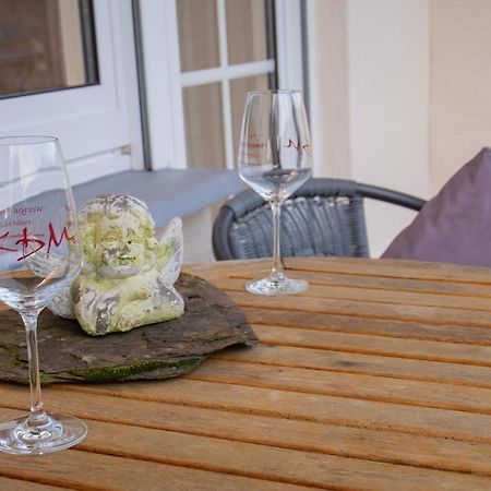 Ferienwohnung Weingut Kdm Krov Exterior photo
