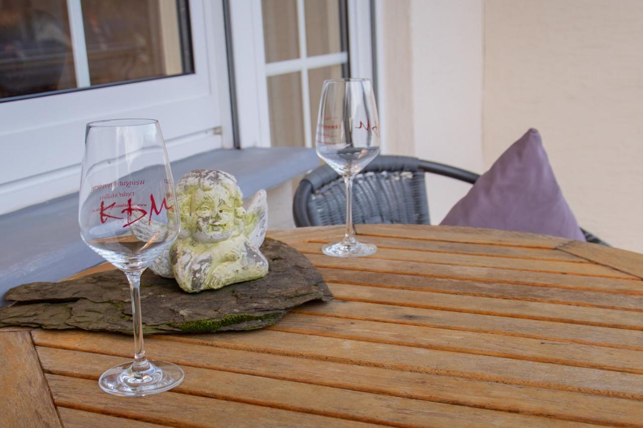Ferienwohnung Weingut Kdm Krov Exterior photo